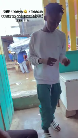 De retour 💞🤣 rdv le 5 août du coter d’Angre Onoa spa vener on vous apprend du vrai Biama 👊🏻😌❣️🤣bisous #buzz #toutlemonde🌍 #mondiali2006 #pourvoustous😘😘❤️♥️✨✨ #Biamakalomaman 