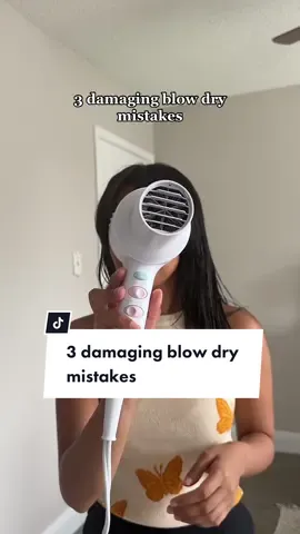 Blow drying mistakes #blowouthair #blowdry #blowdryer #blowdryroundbrush #blowdryingtips #blowouttipsandtricks #blowouttips #hairtok 