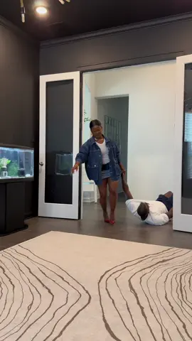 just wait for it! 😳🤣🤣  code “DESTENE10” for a discount! @ruggable  #ruggablepartner #washablerugs #unboxingvideo #ruggable 