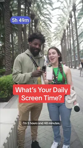 We asked Vidcon-goers to tell us their daily average screentime 🤳🏻 
