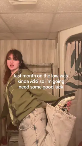 how was ur july?? what do you want for august  #stopreadingthehashtags #hastagsworkapparently #manifesting #firstofthemonth 