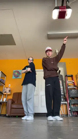 COMPANY 🕺💃 dc: us! 