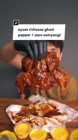 Ghost pepper richeese + saus samyang emang ngaco pedesnya! Tapi untung ada Nestle Pure Life yang bantu aku supaya gak kepedesan guys! #gakdingintetepseger #fyp #fypシ 