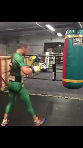 Vasyl Lomachenko 🔥🥊 #boxingempyre #boxeo #boxing #boxingtraining #heavybag #sacoboxeo #training #entreno #entrenamiento #entrenando #workout