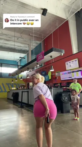 No way...😭🎤 #fyp #foryoupage #fart #farting #fartingprank #prank 🎥: @larajuicytv