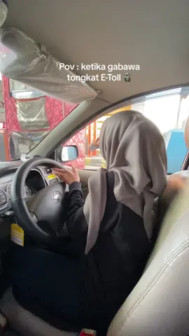 Pdahal aku ga pendek pendek amat, tp masih susah klo masuk tol🗿 
