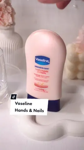 🩷My current favorite hand & nails lotion!🩷 Vaseline Intensive Care Healthy Hands & Nails Lotion Perfect for my hands that tends to get dry . Texturenya very lightweight, not thick like cream, moisturizing but not too oily nor sticky. I really don't mind if it's in thicker texture but buat yg ga suka yg terlalu creamy, this one boleh jd your options! . Scents? Like khas nya Vaseline, bukan lotion wangi Travel friendly? Kinda, tapi dia cukup besar untuk dibilang travel friendly krna ada hand lotion yg ukurannya lbh kecil Size? 85ml Price? Around 60-70k ⭐️ Review! Aku pake ini udah sebulan lebih, cukup awet krna pakenya ga usah banyak2. Sebenernya bisa aja pake lotion badan, but jdnya hrus bolak balik kamar mandi since all my body cream & lotions ada disana smua. Krna ini ukurannya lbh kecil, aku bisa taro di meja kerja, can use it anytime I want.  I love how it makes the skin besides my nails jadi jarang ngelopek, masih ada beberapa but dulu lbh parah. Not sure about stronger nails tho, krna kukunya udh ga pernah diapa2in and I don't  have much problems with my nails. Aku suka sama Vaseline, i've tried hampir smua produk mereka, tbh this no different than any body lotion (not serum) in smaller packaging + abit more moisturizing. It means you don't have to have this but if you have money to spend & you want to try it, you should! Sayangnya ini belum officially masuk indo, masih dari negaranya Lisa BP, that's why packaging ku bahasa thai smua . So do you want to try it?! #vaseline  #vaselinehealthyhandandnails  #vaselineintensivecare 