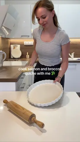 My signature dish for guests ☺️🫰🏼 #DinnerIdeas #quicherecipe #salmonrecipe #asmrfood 