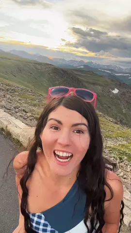 ALL I CAN SAY IS WOW😳 #dailyvlogs #Vlog #vlogs #vlogday #dayinmylife #vlogtiktok #dayinmylifevlog #vlogger #vloggers #dailyvlog #dayinthelife #travelday #colorado #rockymountainnationalpark #rockymountains 