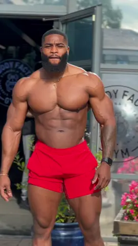 That post workout feeling, pumped up⛽️🦾 Link in my bio for online coaching https://prospersfitness.co.uk #gymmotivation #gym #gymworkout #Fitness #fyp 