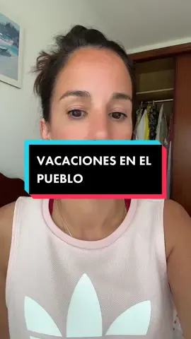 Aqui , de vacaciones .  Yo no hago vacaciones , yo me traslado de casa, de comunidad autónoma y de 