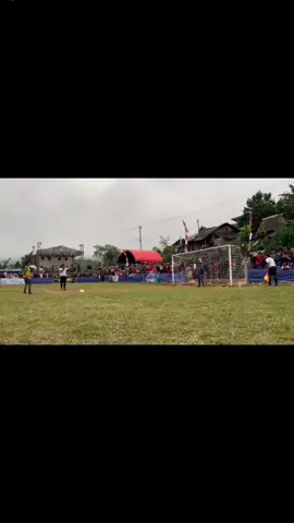 Membalas @Nadia #fyp #fypシ #fypシ゚viral #xbyzca #foryou #foryoupage #footbaall #kiper #kipersepakbola #goalkeeper #adupenalti #tarkamsepakbola #tarkam 