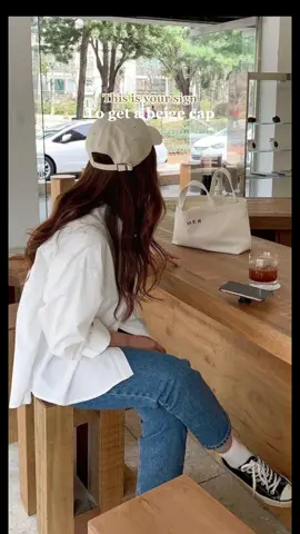 This is your sign to get a beige cap Be your oen CEO Próximamente… #motirastudio #mujeres #moda #modamexicana #mujeresemprendedoras #mujeresempoderadasyexitosas #aesthetic #inspiracion #beigecap #gorras #inspiraciondeoutfits 