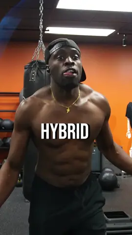 Takes smart programming but it's very possible.  Hybrid training is the way to go 💪🏿 #calisthenics #workouttiktoks #bodyweighttraining #calisthenicsworkout #bodybuilding #athleteworkout #fittoks #fitnesstoks 