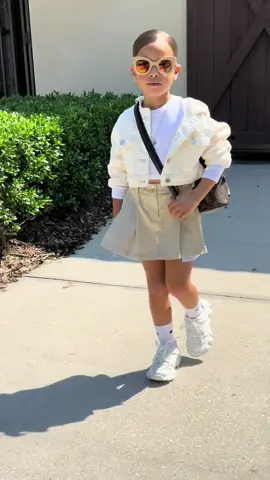 #TikTokFashion #fashiontiktok #sleekbun #girlsfashion #sportychic #fyp #fypシ #fashioninspodaily #neutralcolors #neutralstyle 