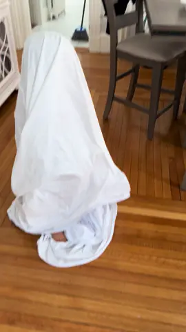 This ghost will get YOU… once he finds his footing #fyp #foryoupage #ghost #creepystory #creepytoddler 