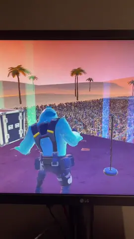 By my side! 😇🤣🤣🤣 #fortnite #sade #kissoflife #fypシ #_flossinator_ 