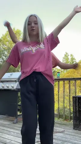 the only decent one we got cs her dogs kept tryna eat r booty #fyp #xyzbca #trending #makemefamous #im18tiktokdonttakethisdown #18 #viraltiktok #givemeviews 