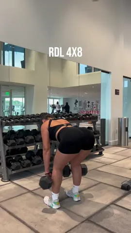 happy hump day ! 🖤 #Fitness #workout #latina 
