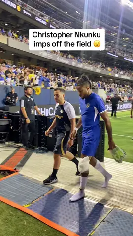 #Nkunku was substituted off with an injury in the first half 🤕 #chelsea #football #futbol 