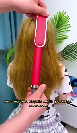 Escova Alisadora Bivolt 5 em 1 - Alisa, Hidrata, Modela, Alinha e Anti-Frizz  O link e direcionado ao nosso instagram, corra para garantir a sua. O link do produto e de total confiança e direcionado diretamente a shopee. #🌎 #foryou #shopee #achadinhasshopee 