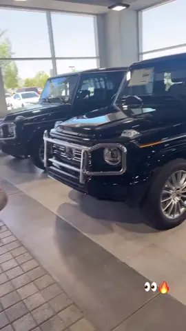#Blueface surprises his girl with a G-Wagon! 👀 @Blueface #Worldstar #Car 