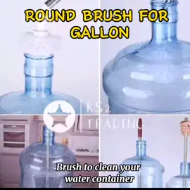 Panatilihing malinis ang ating gallon sa pamamagitan ng round brush para iwas sa sakit ✅❤ Bili na sa yellow basket 🛒 #roundbrush #roundbrushtips #lifehacks #cleaninggallon 