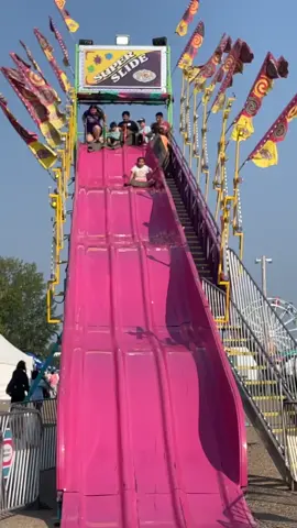 🤣when both your kids wipe out on the slide! #exhibition #wipeout #hilarious #fyp #foryoupage #funny #fail #fails