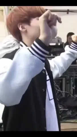 Aku tuh selalu ngakak lihat goyangan mas Yoon yg pke baju hitam2 itu😆🤏  #suga_bts  #ddayfinaltour  #finalday #fypシ 