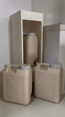 mas masarap daw yung tubig kapag aesthetic minimalist ang water gallon!🤎 #aestheticgallon #minimalistgallon #watergallon 