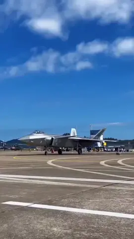 J 20 mighty dragon #aviation #avitionlovers #j20 #j20mightydragon #china #chinaairforce #pilot #akrobatik #pilotsoftiktok #chinamilitary 