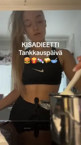 Mun tankkauspäivä makroilla bikini fitness kisadieetillä✨ Ihana kotipäivä, huilaamista ja siivoilua, ei treeniä eikä töitä🥰 #bikinifitness #Fitness #suomenfitnessurheilu #fast #fastfinland #tankkauspäivä #hiilaritankkaus #karkkipäivä #dieetti #prep #fyp #foryoupage 