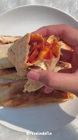 enak bangetttt!🤤 #SerunyaKuliner #FoodFestOnTikTok #idecemilan #kebab #kebabfrozen #kebabmini #kebabskj #rekomendasimakanan #foryoupage #foryou #fyp 