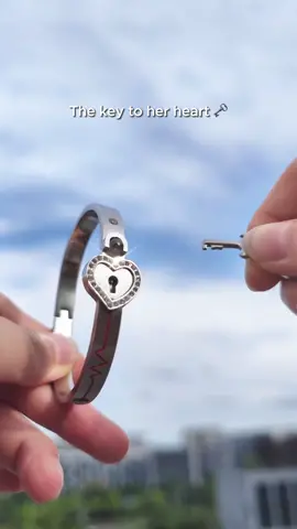 👩‍❤️‍💋‍👨 Lock Bracelet and Key Necklace Set - 50% off Sale Ending at Midnight