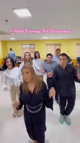 Swabe lang for today’s #videyow #TeamAKNP with latest recruits @Angel Leighton🦋 and @Ken Chan @Sam Pinto  #AbotKamayNaPangarap  #PinkyAmador #MoiraTanyag 