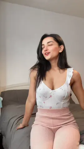Toh kyu ma mai bhi kehedu ? #tiktok #fypシ #london #onthisday #bollywood #nepal 