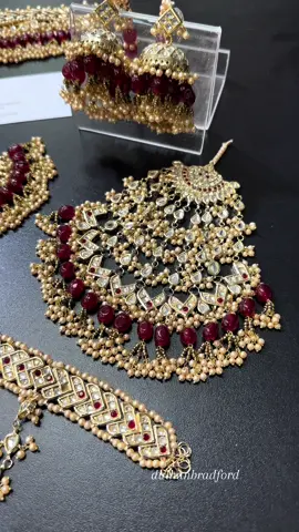 Instagram: dulhanbradford #fyp #viral #foryoupage #latest #design #trendy #new #fashion #red #silver #bridal #wedding #dress #lehnga #gown #custommade #madetoorder #pakistani #indian #designs #dulhanbradford #uk 