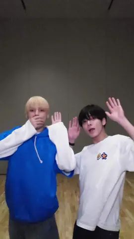 1,2,3, Boom! *✲⋆💥- ̗̀ฅ('⩊'ฅ ) #PopMusic #투모로우바이투게더 #TOMORROW_X_TOGETHER #TXT #JonasBrothers #DoItLikeThat 