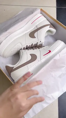 Chỉ vì thích bài hát mà làm video dài 😂 #senasneaker #giayairforce1 