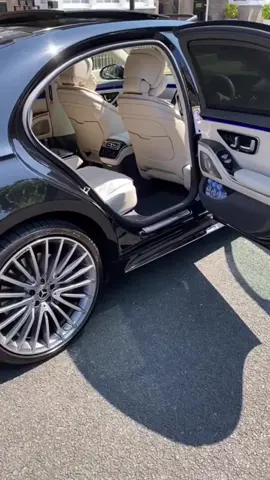 The S class is ready for today’s client.             #LondonChauffeur #UKChauffeurs #LuxuryTransport #ExecutiveTravel #ChauffeurService #LondonLifestyle #PrivateDriver #LuxuryCars #VIPTravel #CorporateTransport