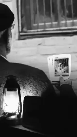 كم نتمنى أن نعود للوراء ؛ لنعانق أشخاصاً لم يخبرونا بموعد رحيلهم 🚶🏻‍♂️🥀