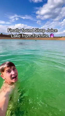 Wonder if any fish live here 🤔#fishtok #explore #fortnite #fishing 