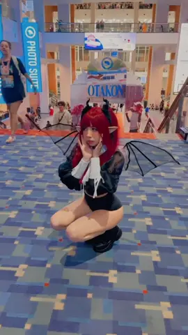 bts of con photos: rizu cannot balance edition ♥️ #otakon2023 #otakon #mydressupdarling #cosplay #rizukyun #shizukutan #succubuscosplay #marinkitagawa #anime #femalecosplayer #kawaii 