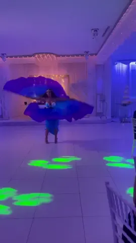 A little wing show before the action begins 💃🏿 Love dancing at Egyptian weddings 🇪🇬🫶🏼❤️ #EgyptianWedding #Bellydance  #StellaBellydance 