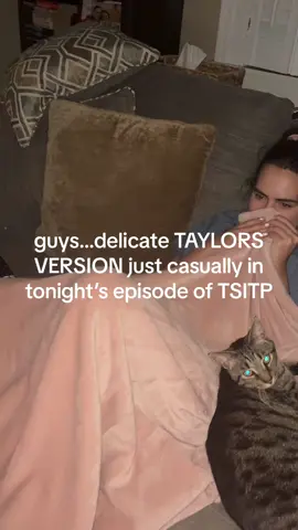 but like literally ITS NOT THE ORIGINAL AM I CRAZY OR IS THIS REAL HELP #swifttok #reputationtaylorsversion #taylorswift 