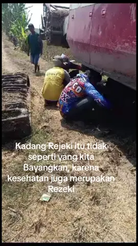 Baru turun sudah ban bocor,, semangat Mazzehhh… hidup itu penuh rintangan…