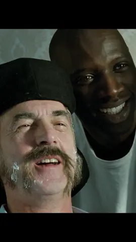 Решил побрить парализованного друга | 🎬 1+1 (2011) #фильмы #комедия #1+1