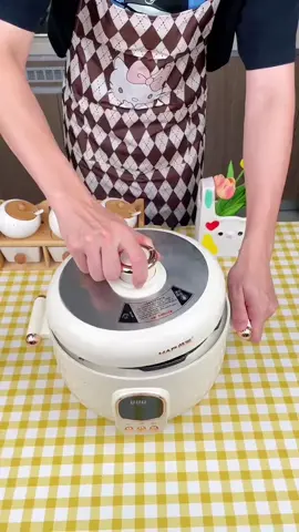 Nồi áp suất điện vừa nấu cơm vừa nấu đồ ăn thực sự rất tiện lợi #medobepnoidiatrung 