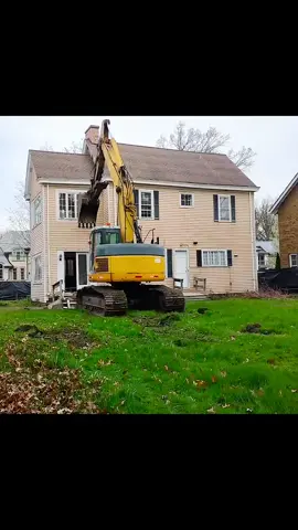 House demolition #housedemolition #excavator 