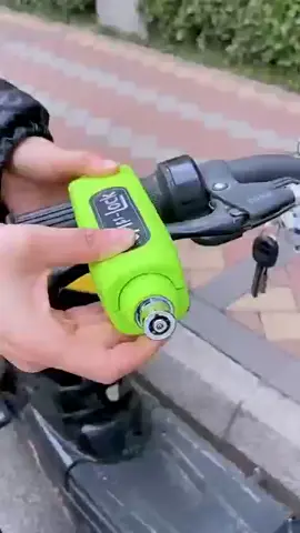 Motorcycle holdlebar grip brake lever anti-theft lock caps lock #capslock #locks #motorcycle #antitheft #bikelife #bikelover #goodthing #fyp #foryou #fypage #tiktokshop #tiktokviral #tiktokmalaysia #supportme #jombeli #belisini 